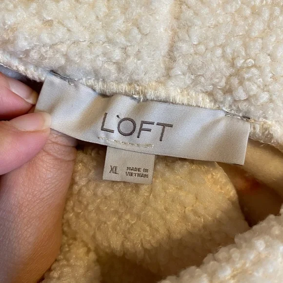 LOFT Women’s Sherpa Cozy Cowl Neck Aztec Design Sweater Size XL - Picture 4 of 5